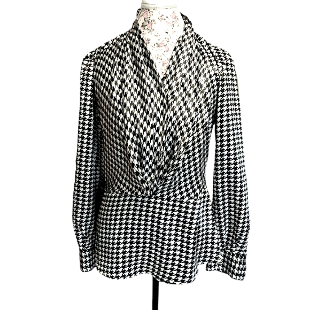 JH Collectibles houndstooth blouse